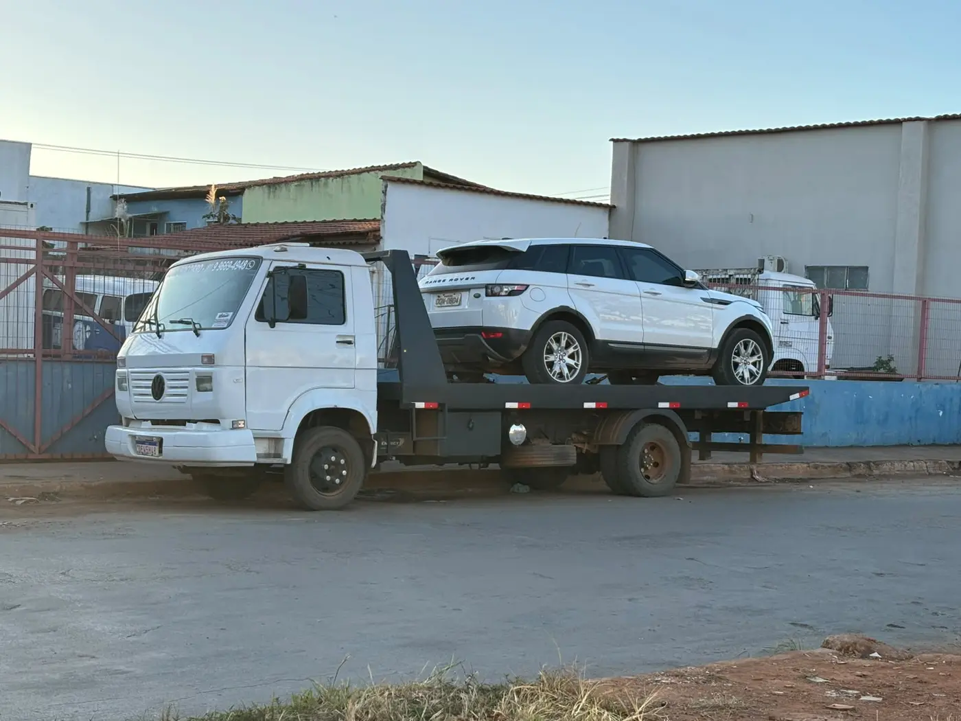 Reginaldo Guincho transportando SUV em Formosa-GO